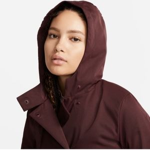 Womens Nike burgundy Repel water repellent jacket Small